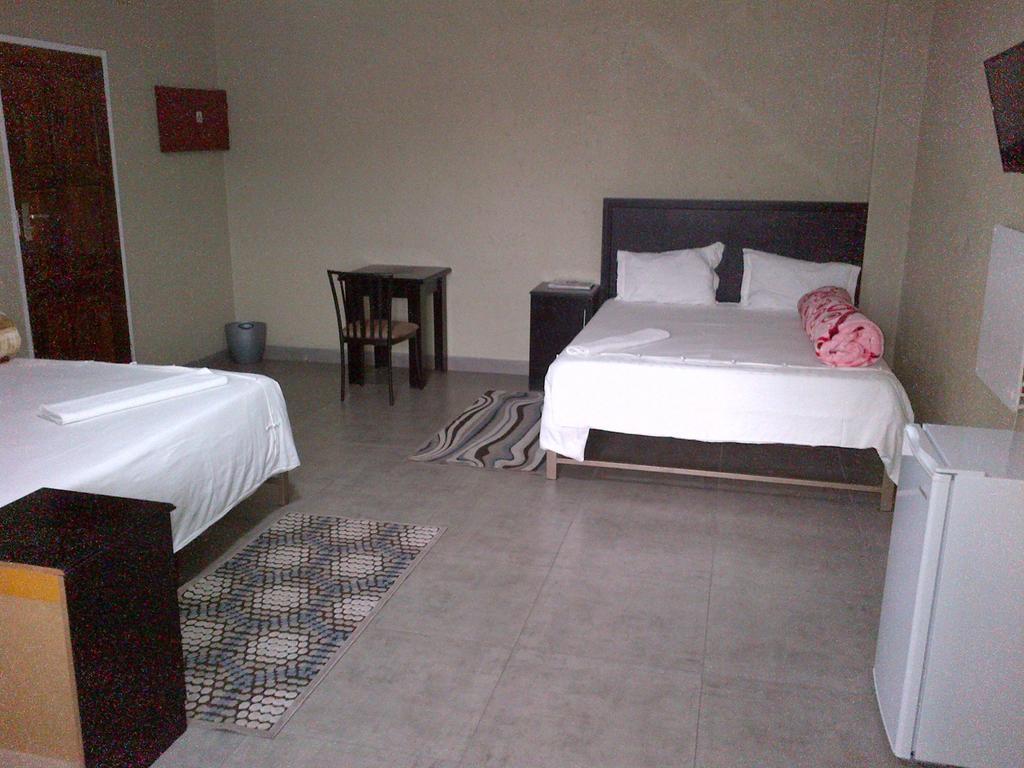 Chisam Guest Lodge Pty Ltd Γιοχάνεσμπουργκ Δωμάτιο φωτογραφία