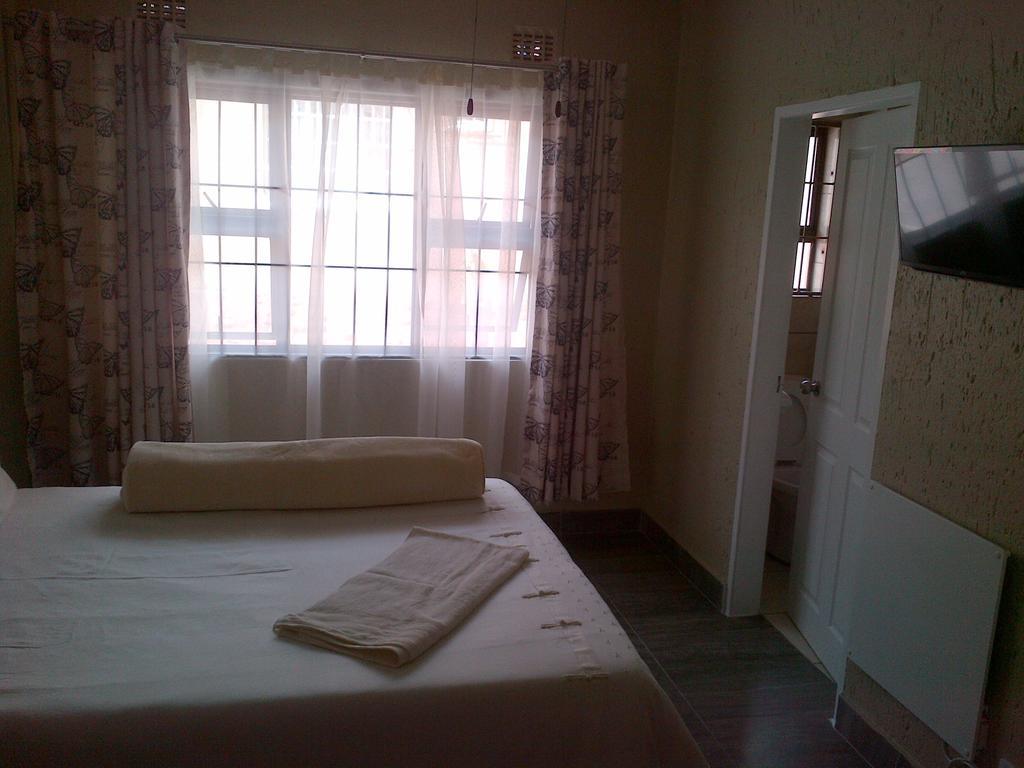 Chisam Guest Lodge Pty Ltd Γιοχάνεσμπουργκ Δωμάτιο φωτογραφία